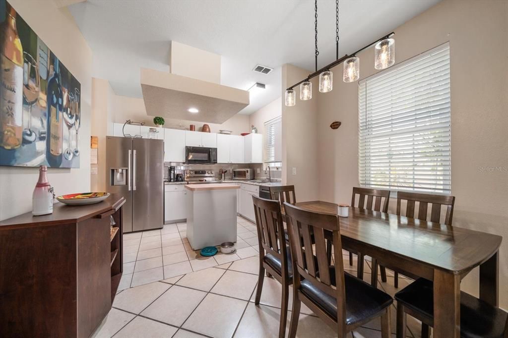 Dining room, Interior, Kitchen, Pendant Lights, Stainless Steel Appliances