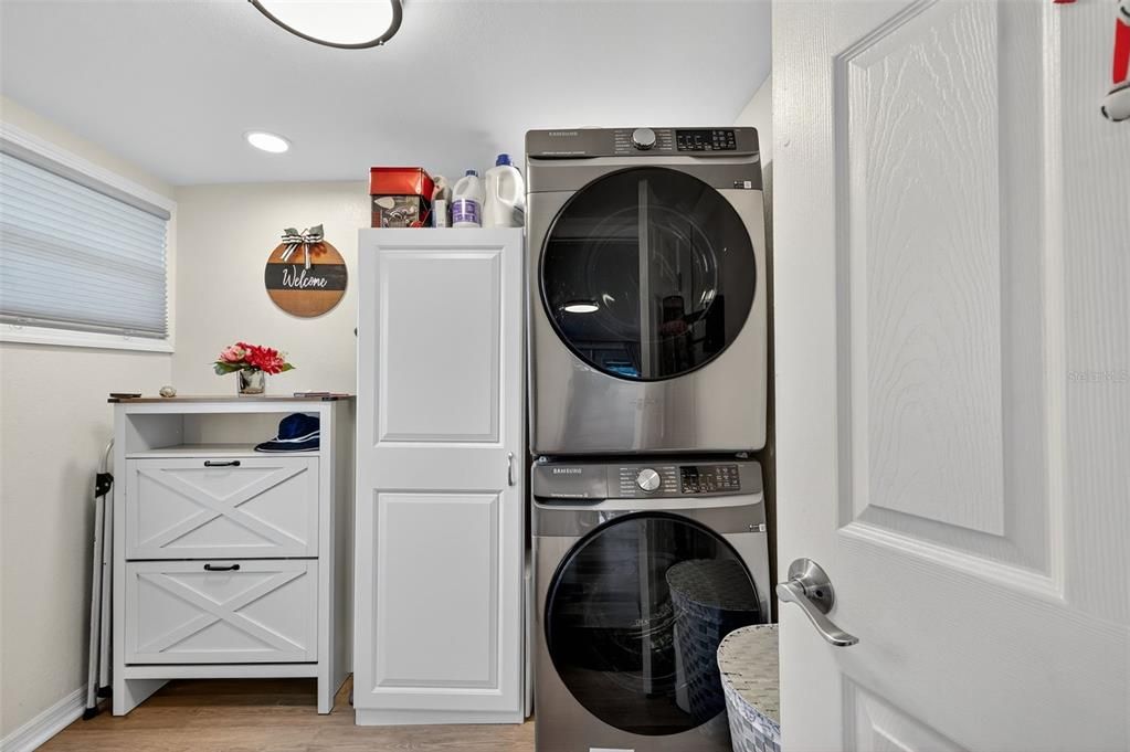 Interior, Recessed Lighting, Utility Closets, Washer, Wood Texture Flooring