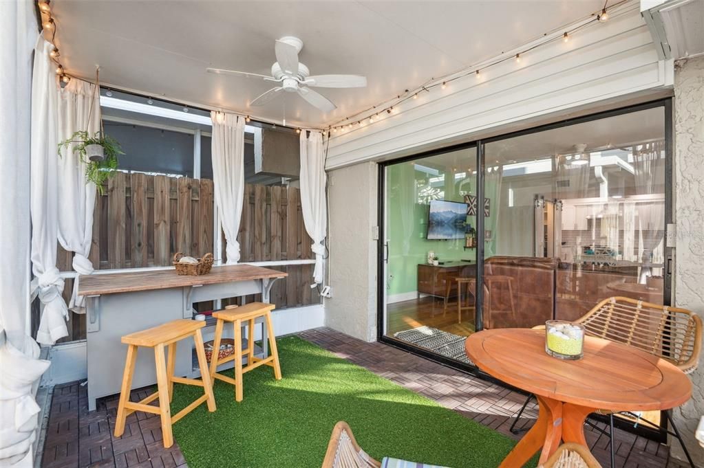 Dining room, Exterior