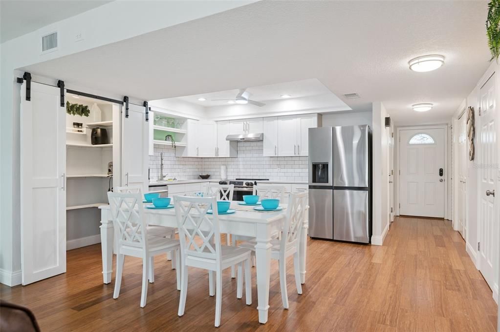 Dining room, Interior, Kitchen, Stainless Steel Appliances, Wood Texture Flooring