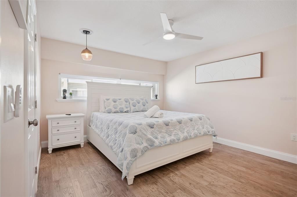 Bedroom, Interior, Pendant Lights, Wood Texture Flooring