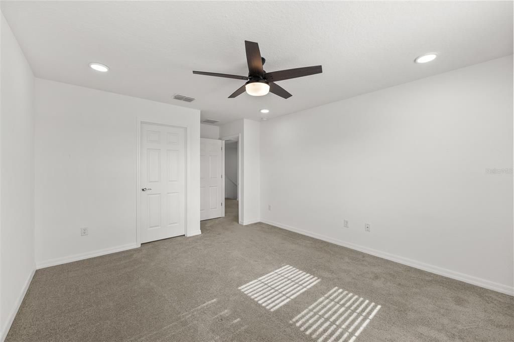 Empty room, Interior, Recessed Lighting