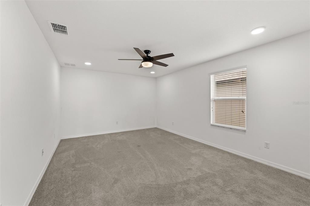 Empty room, Interior, Recessed Lighting