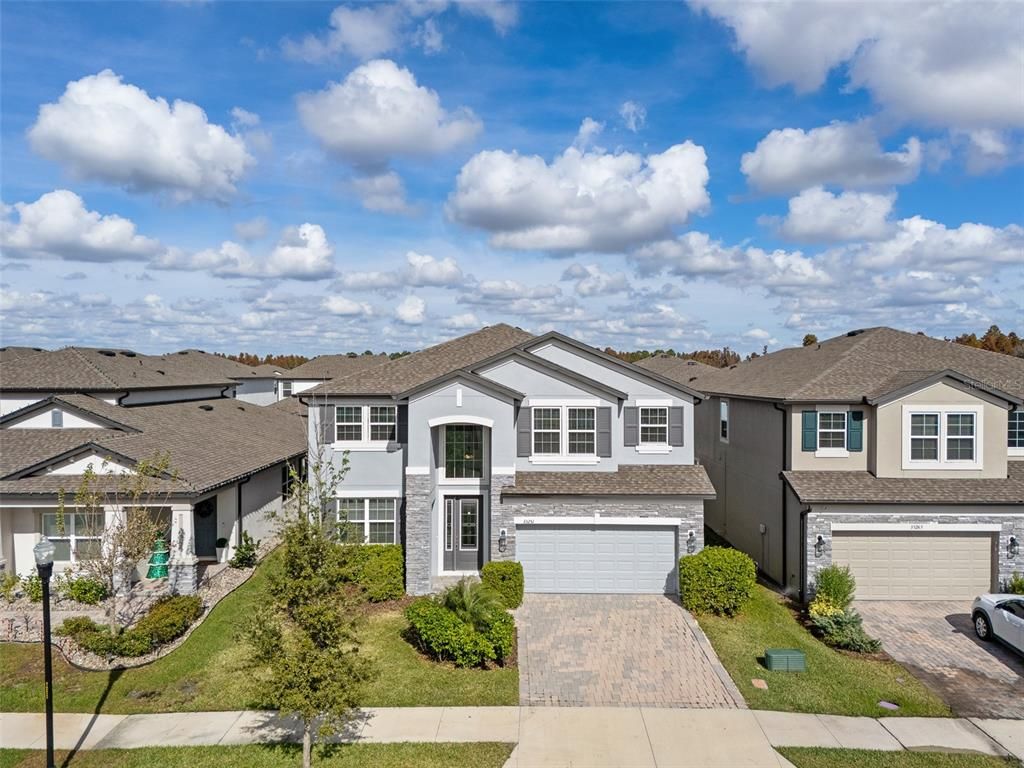 Attached, Exterior, Facade, Mediterranean