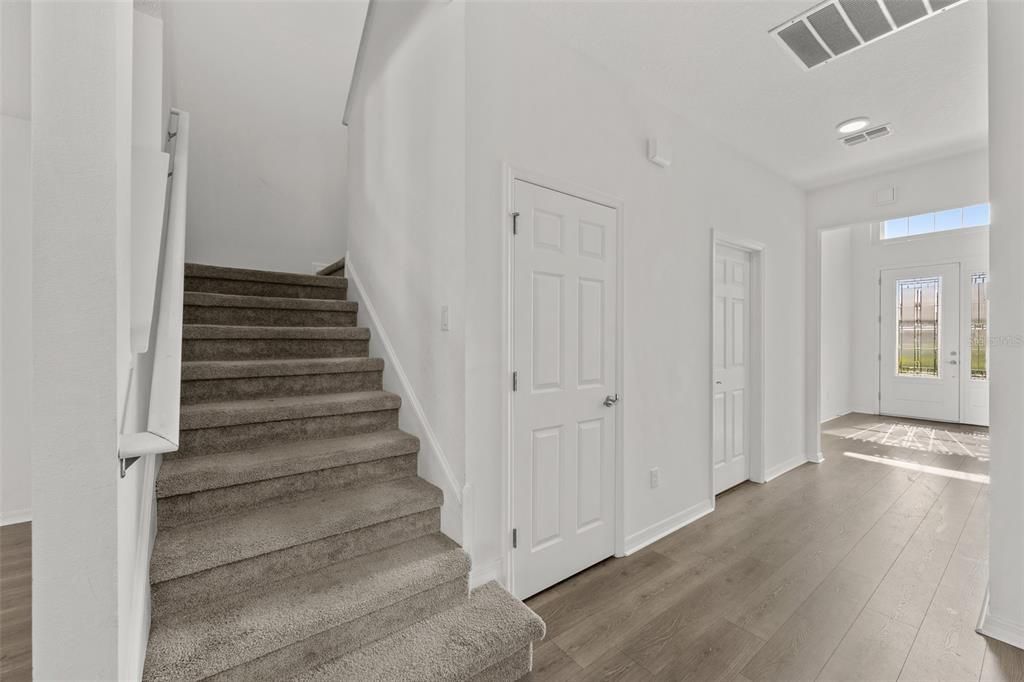 Interior, Recessed Lighting, Wood Texture Flooring