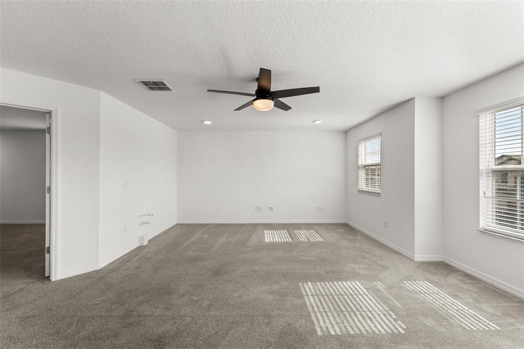 Empty room, Interior, Recessed Lighting