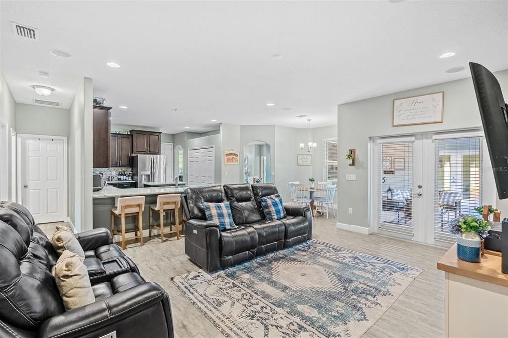 Chandelier, Dining room, Interior, Kitchen, Living room, Pendant Lights, Recessed Lighting, Stainless Steel Appliances