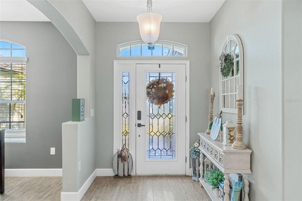 Interior, Pendant Lights, Wood Texture Flooring