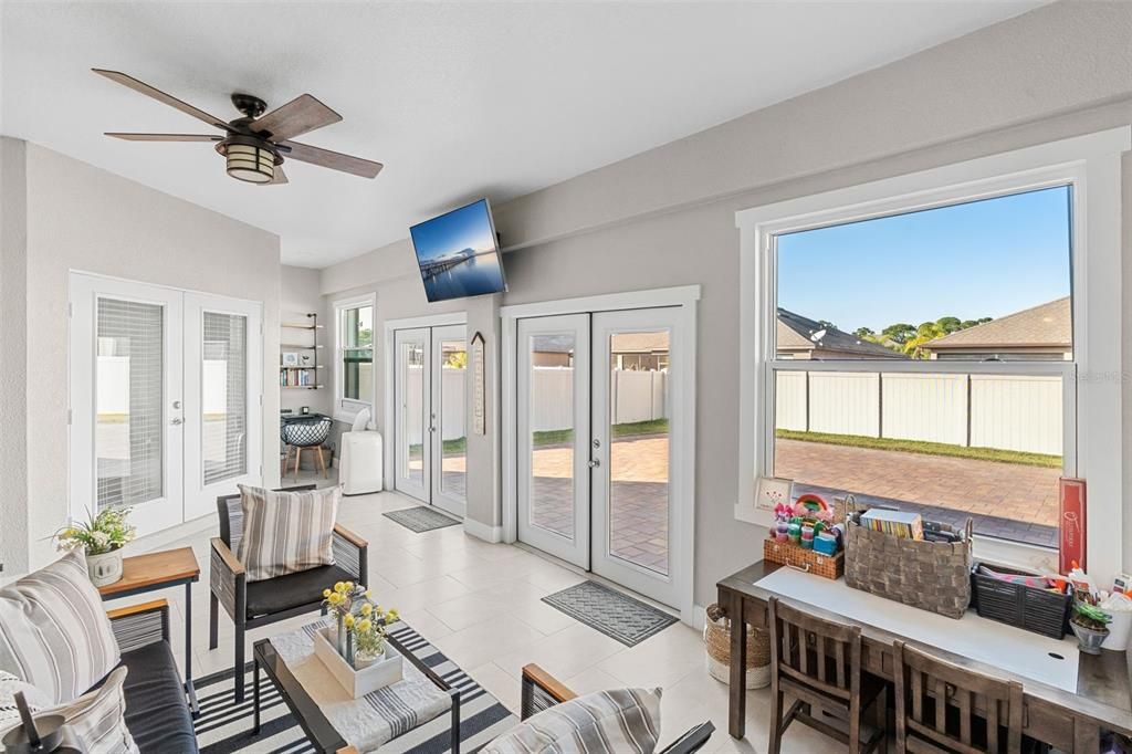 Dining room, Interior