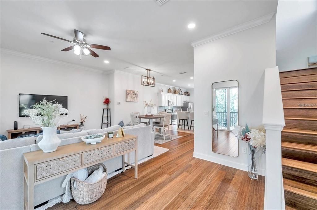 Dining room, Interior, Living room, Pendant Lights, Recessed Lighting, Wood Texture Flooring