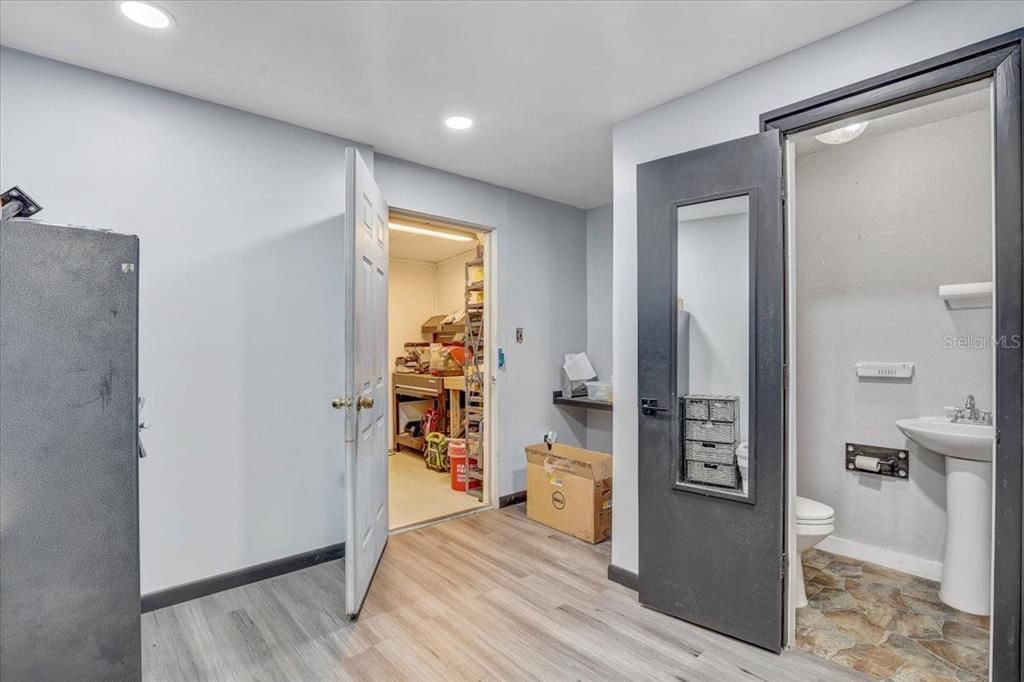Bathroom, Interior, Recessed Lighting, Wood Texture Flooring