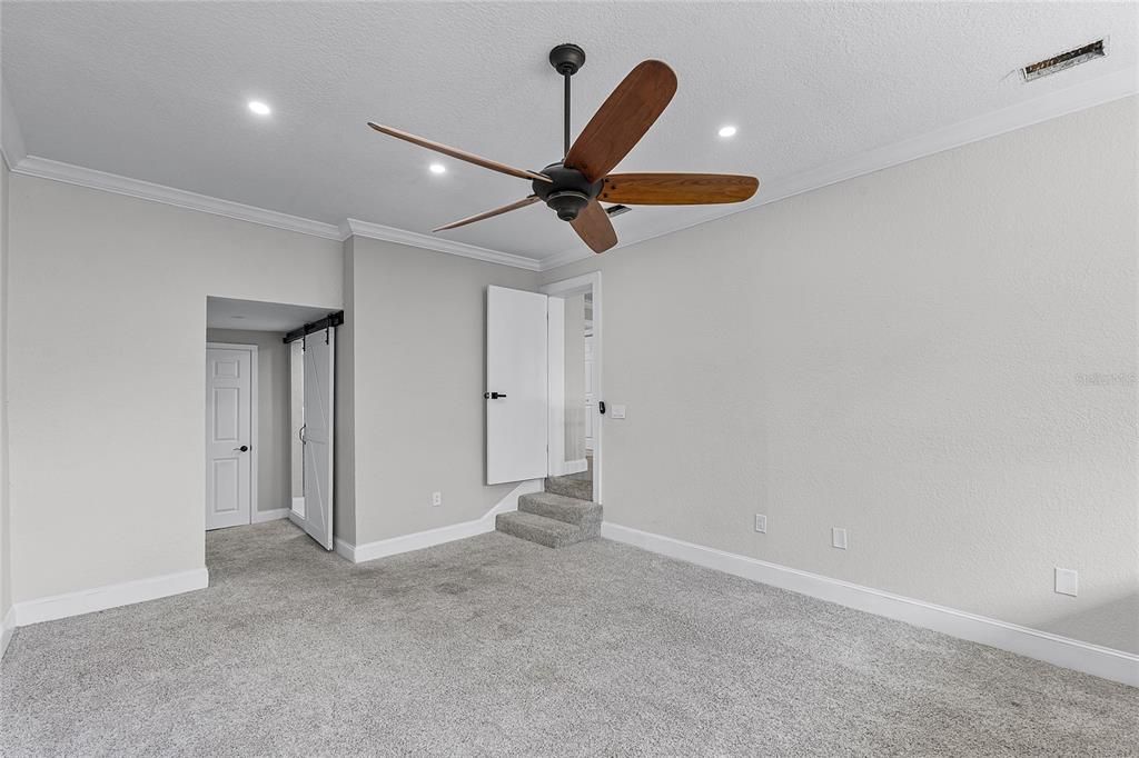 Empty room, Interior, Recessed Lighting