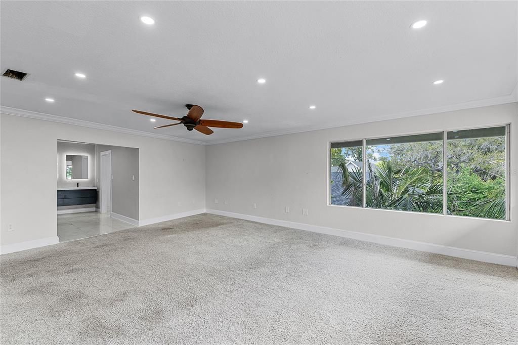 Empty room, Interior, Recessed Lighting