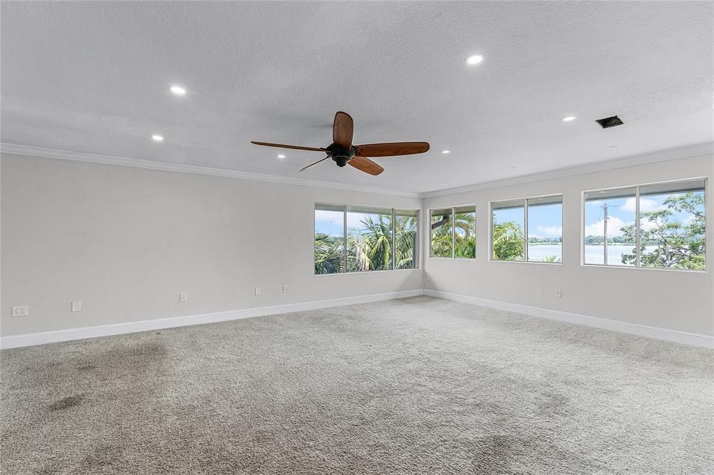 Empty room, Interior, Recessed Lighting