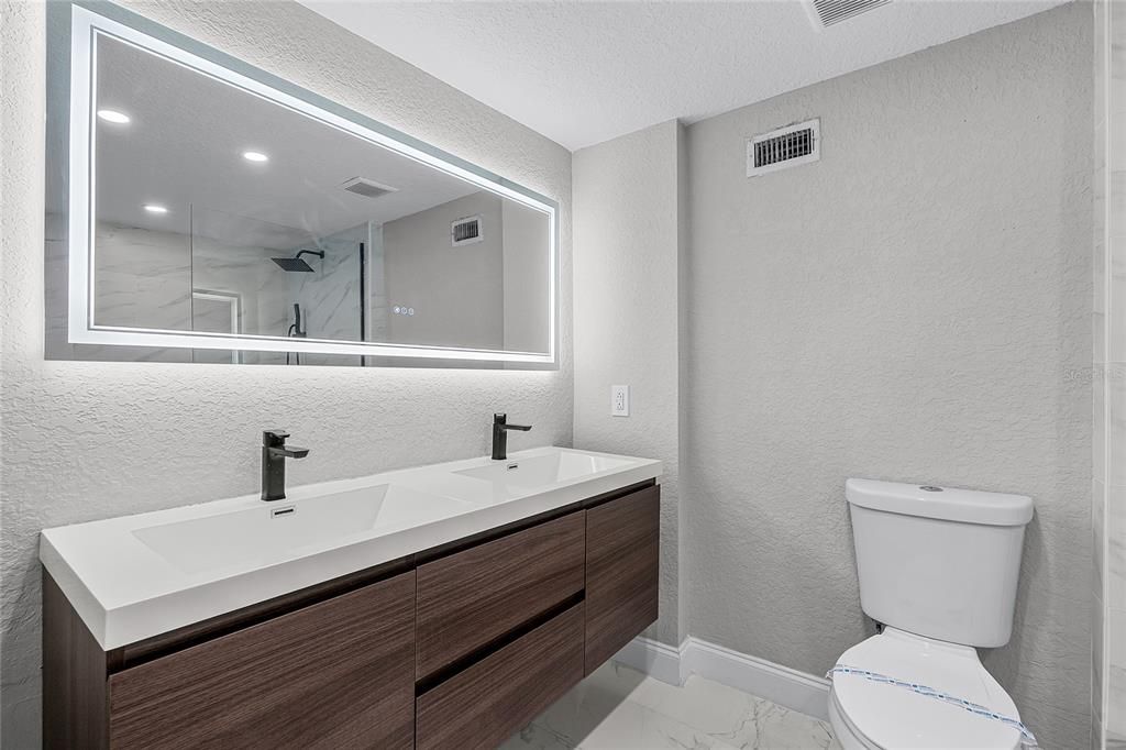Bathroom, Dual Sink Vanities, Interior, Marble, Recessed Lighting
