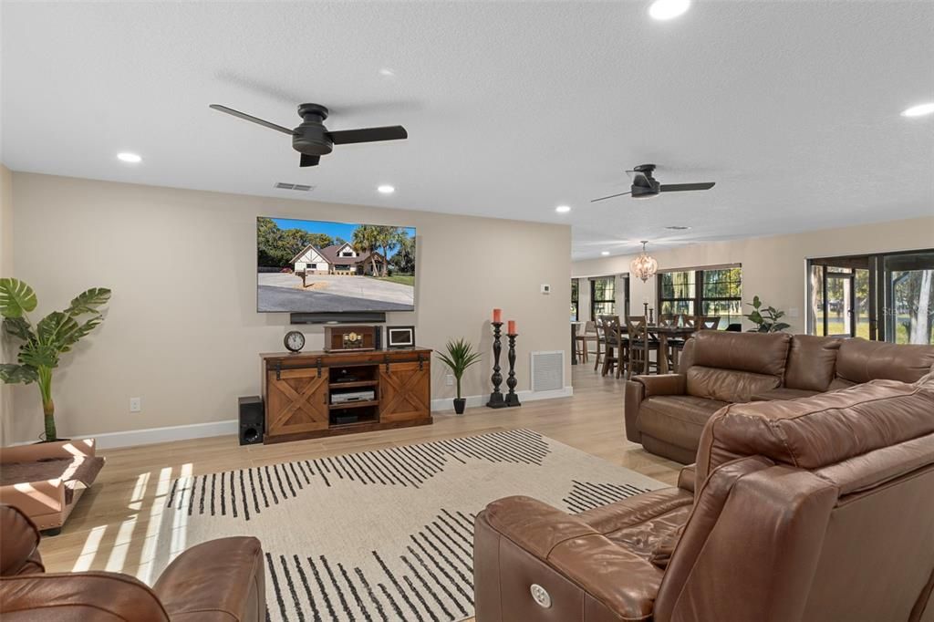 Chandelier, Dining room, Interior, Living room, Recessed Lighting, Wood Texture Flooring