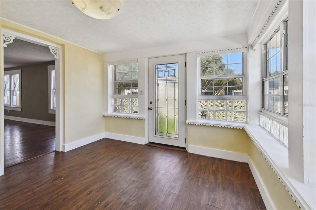 DE Listing image placeholder