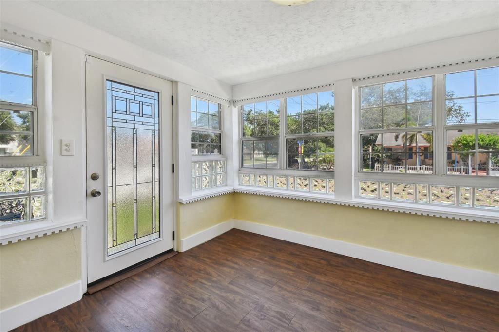 DE Listing image placeholder