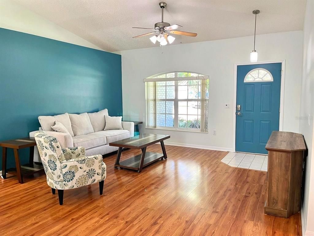 Interior, Living room, Pendant Lights, Wood Texture Flooring