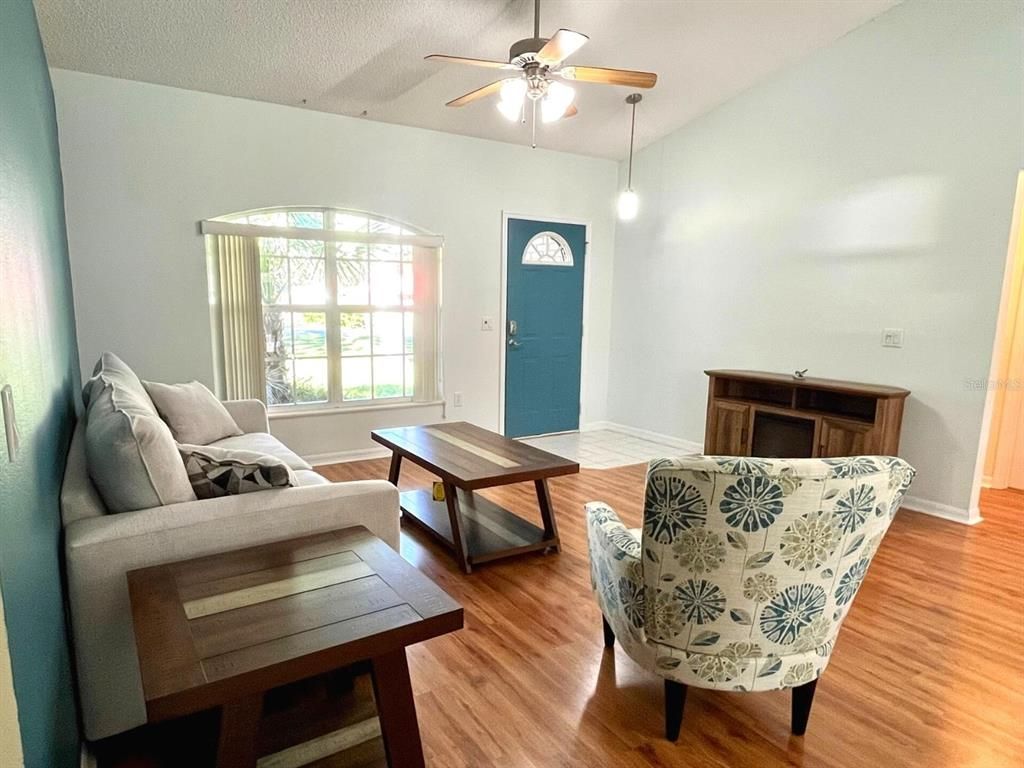 Interior, Living room, Pendant Lights, Wood Texture Flooring