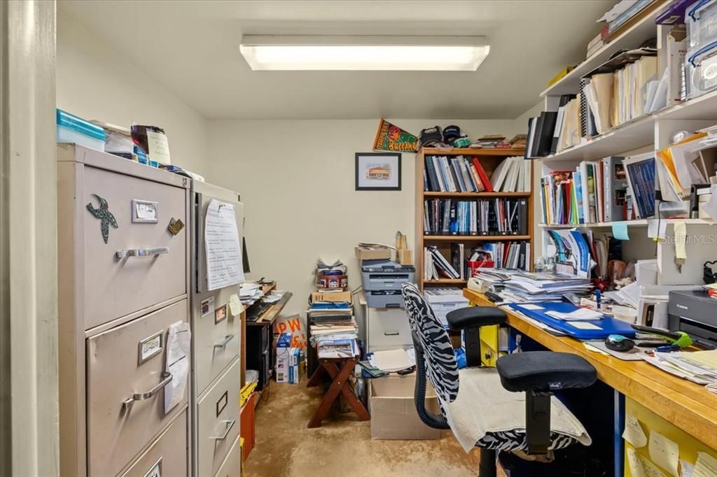 Home Office, Interior