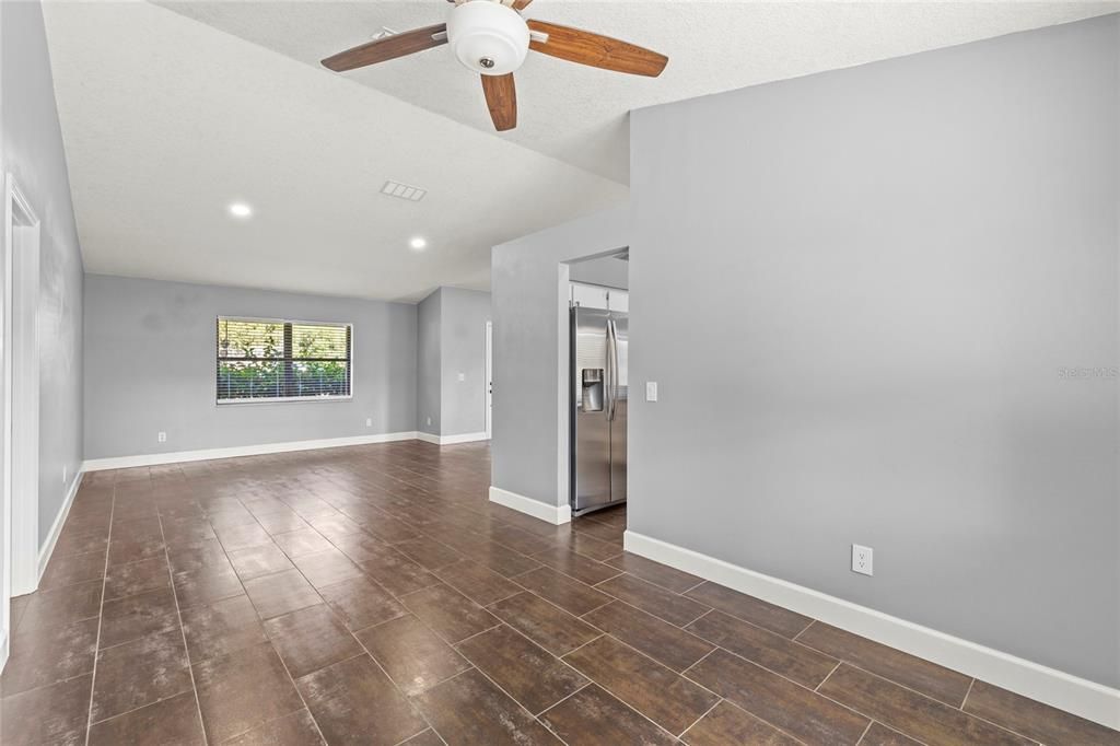 Empty room, Interior, Recessed Lighting