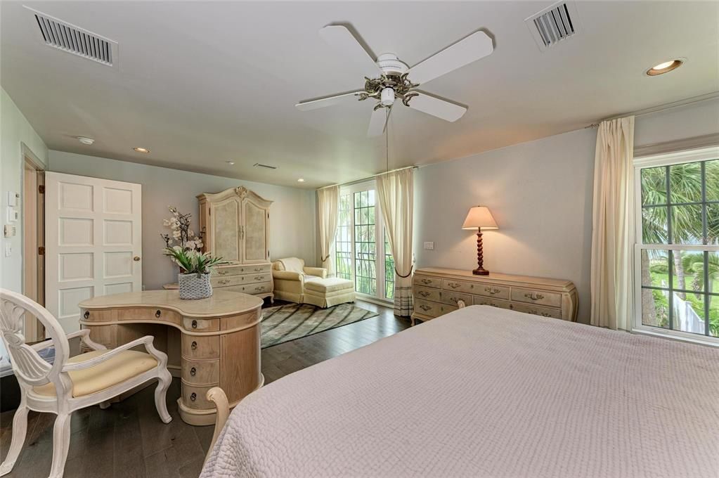 Bedroom, Home Office, Interior, Recessed Lighting, Wood Texture Flooring