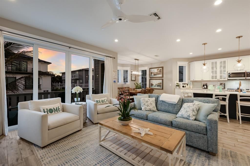 Dining room, Interior, Kitchen, Living room, Pendant Lights, Recessed Lighting, Wood Texture Flooring