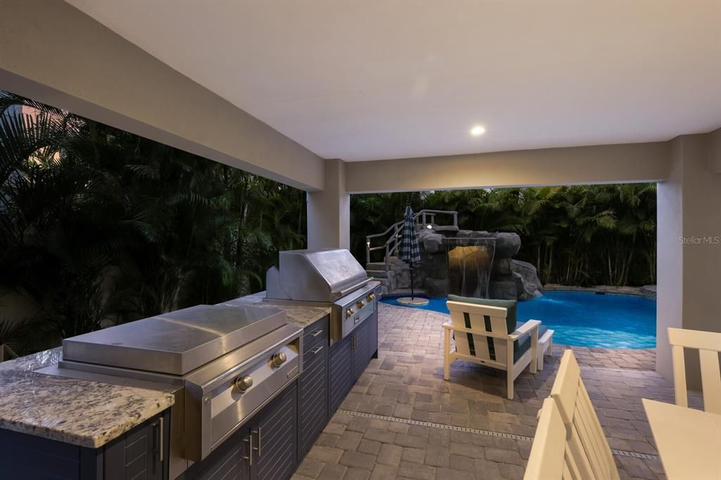 Exterior, Outdoor Kitchen, Pool