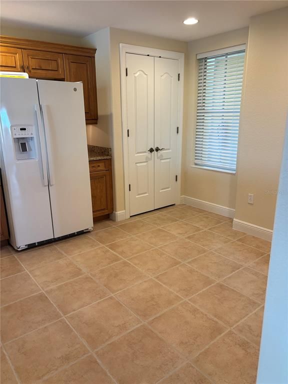 Interior, Kitchen, Recessed Lighting, Washer