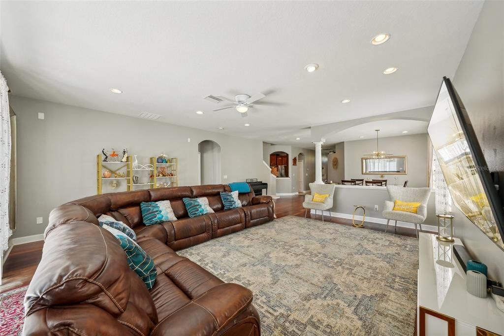 Dining room, Interior, Living room, Pendant Lights, Recessed Lighting, Wood Texture Flooring