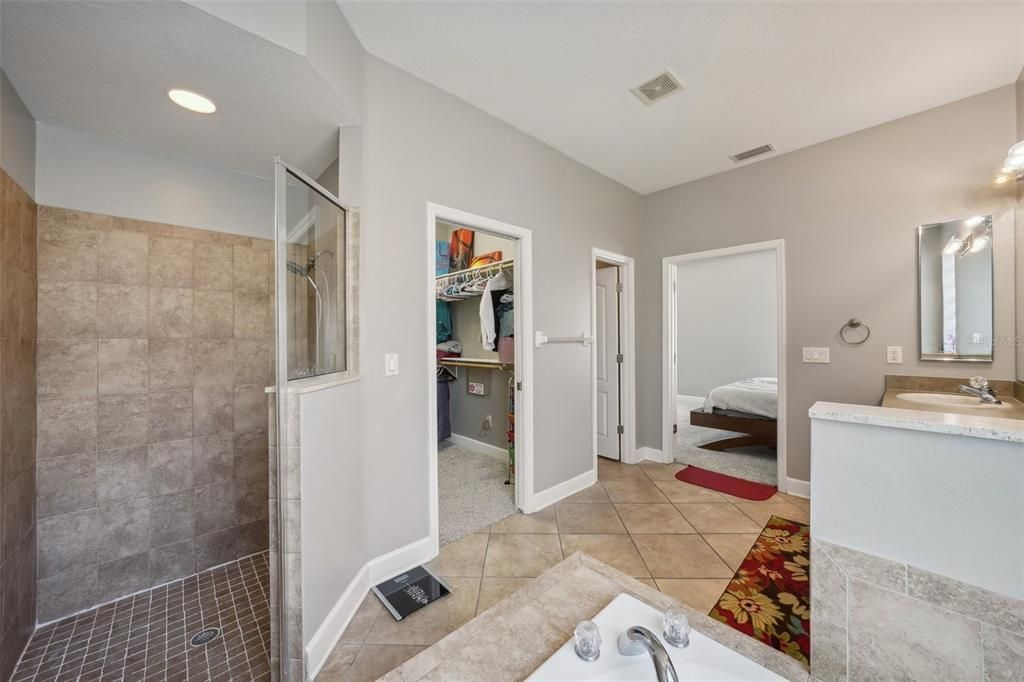 Bathroom, Interior, Recessed Lighting