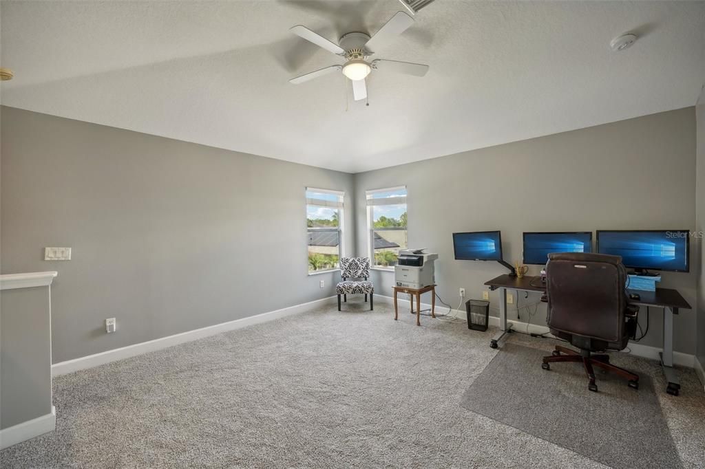 Home Office, Interior