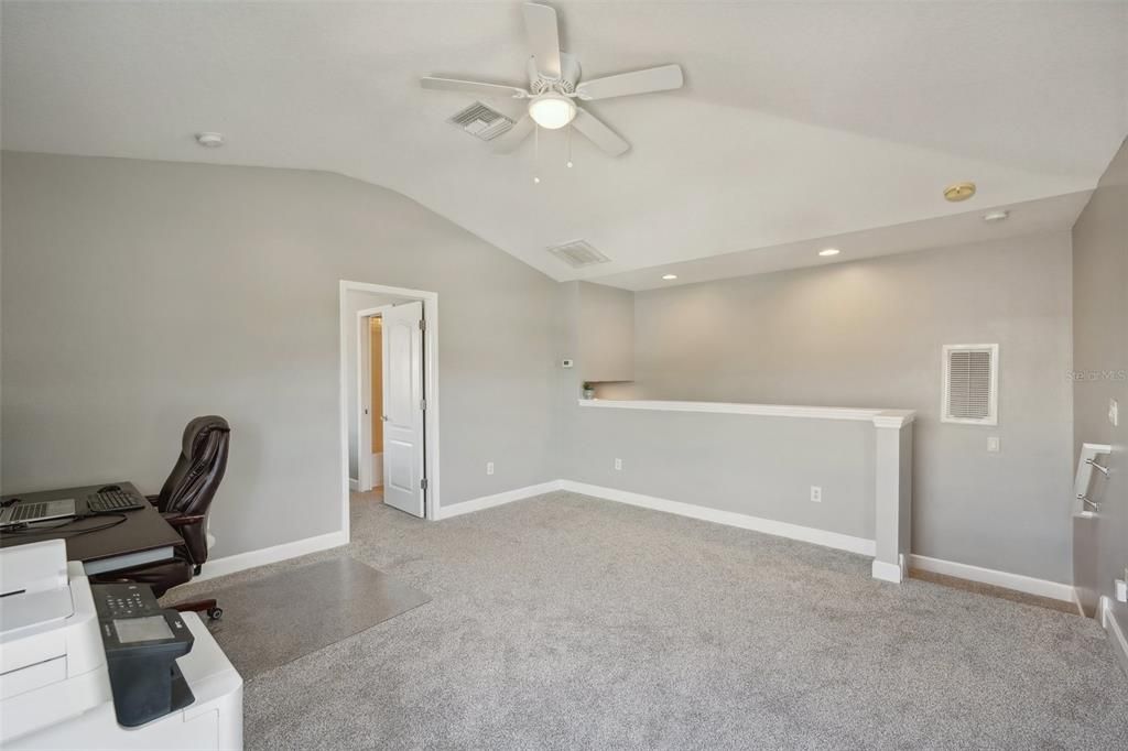 Empty room, Home Office, Interior, Recessed Lighting