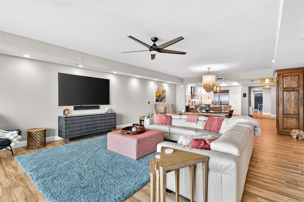 Chandelier, Dining room, Interior, Living room, Recessed Lighting, Wood Texture Flooring