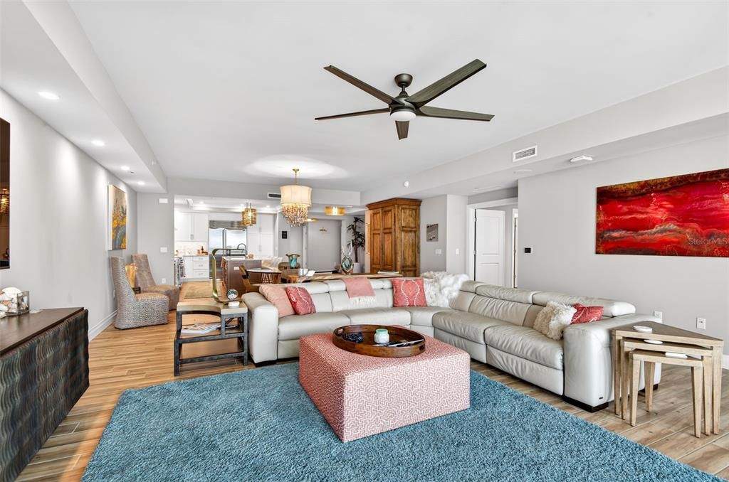 Chandelier, Dining room, Interior, Kitchen, Living room, Recessed Lighting, Wood Texture Flooring