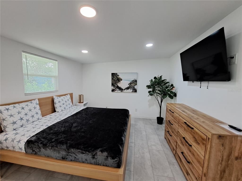 Bedroom, Interior, Recessed Lighting