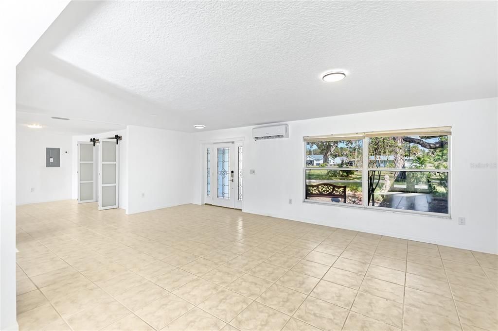 Empty room, Interior, Recessed Lighting