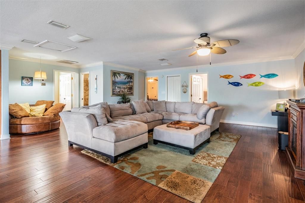 Interior, Living room, Pendant Lights, Wood Texture Flooring