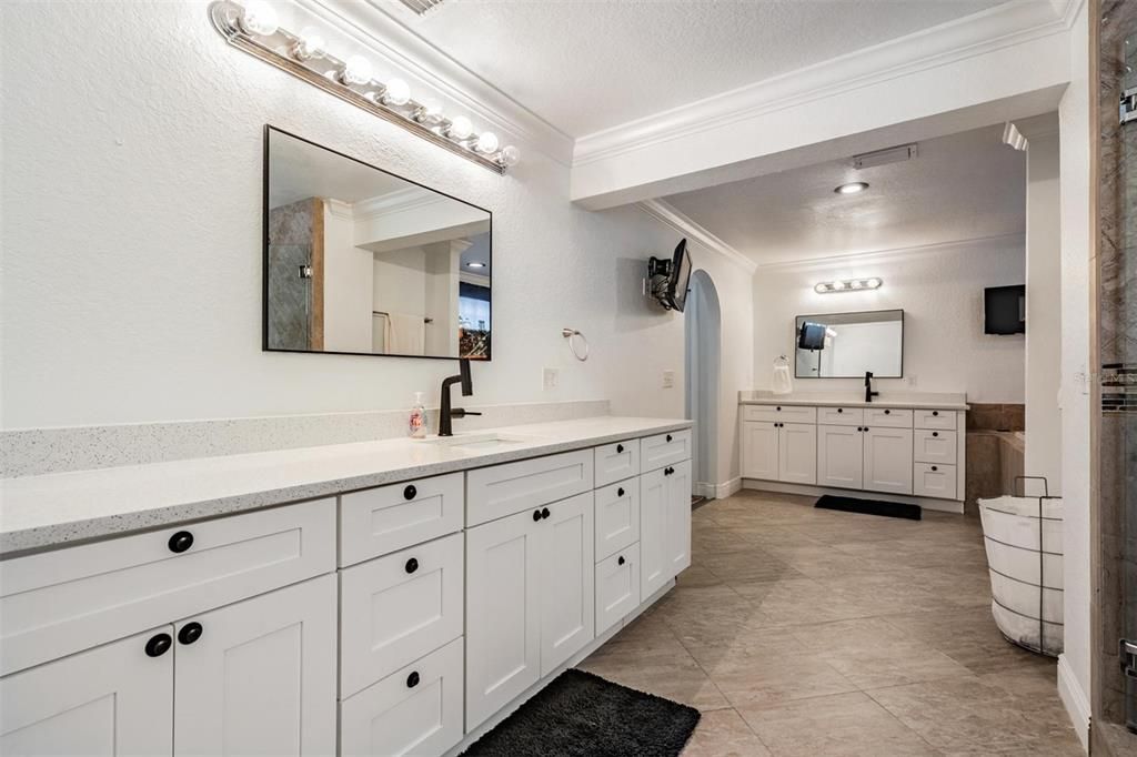 Bathroom, Dual Sink Vanities, Interior