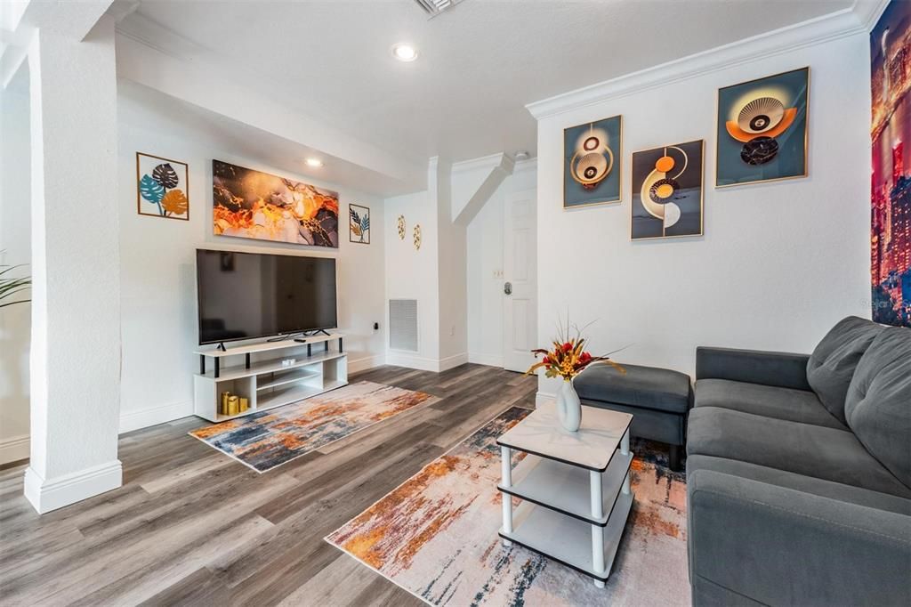 Interior, Living room, Recessed Lighting, Wood Texture Flooring