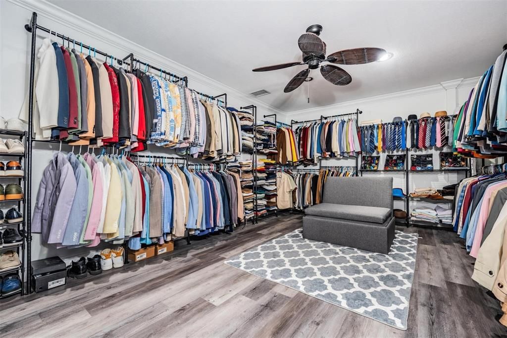 Interior, Walk-in Closets, Wood Texture Flooring