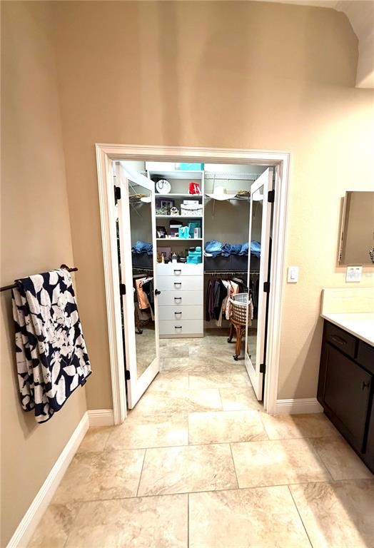 Interior, Walk-in Closets