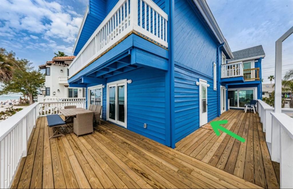 Exterior, Wood Texture Flooring