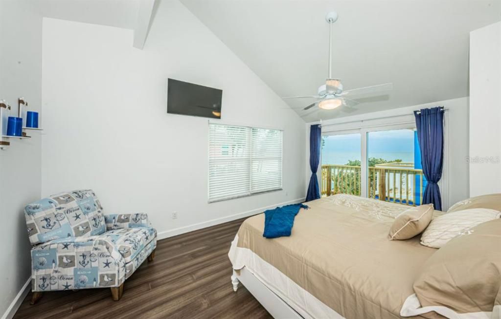 Bedroom, Interior, Water, Wood Texture Flooring