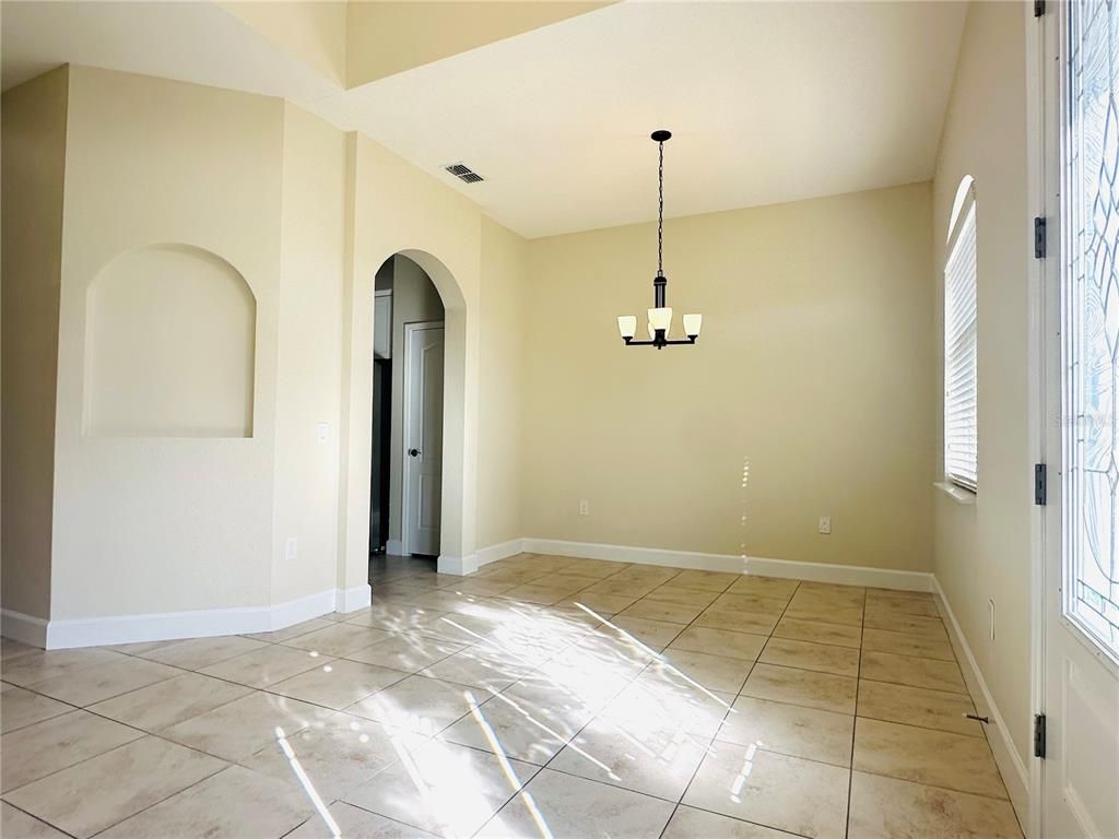 Chandelier, Empty room, Interior, Pendant Lights