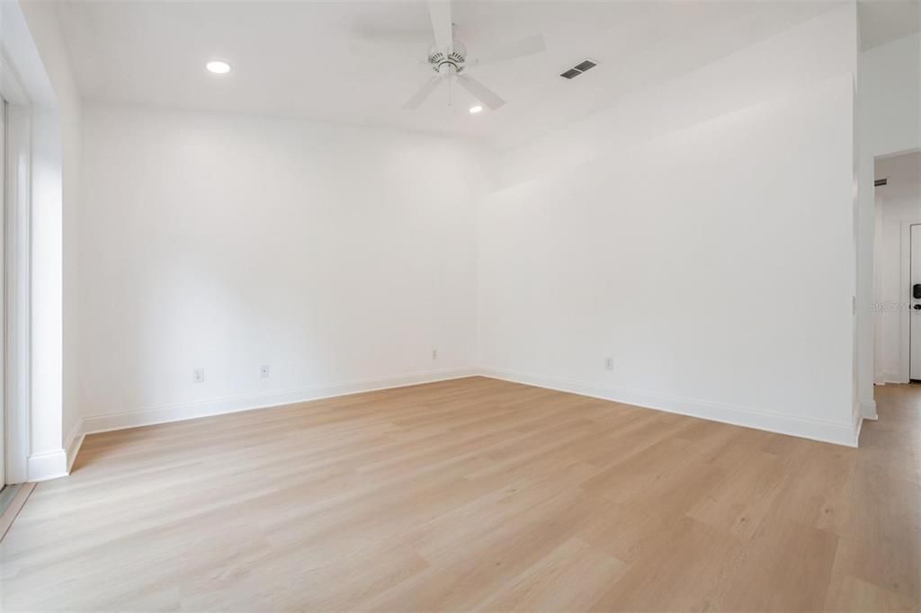 Empty room, Interior, Recessed Lighting, Wood Texture Flooring