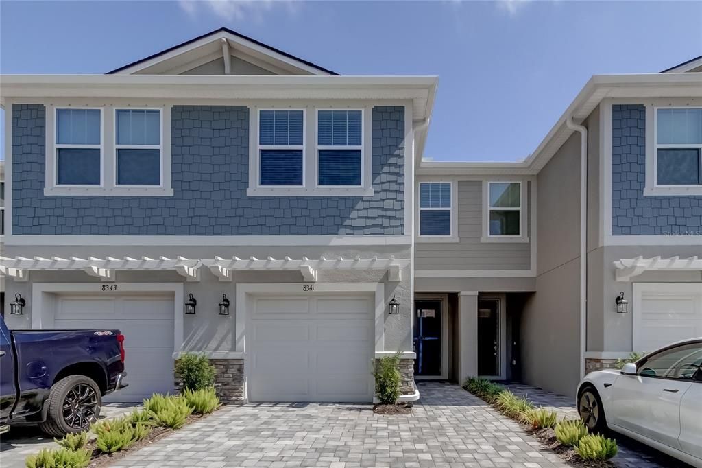 Attached, Exterior, Facade, Rowhouse