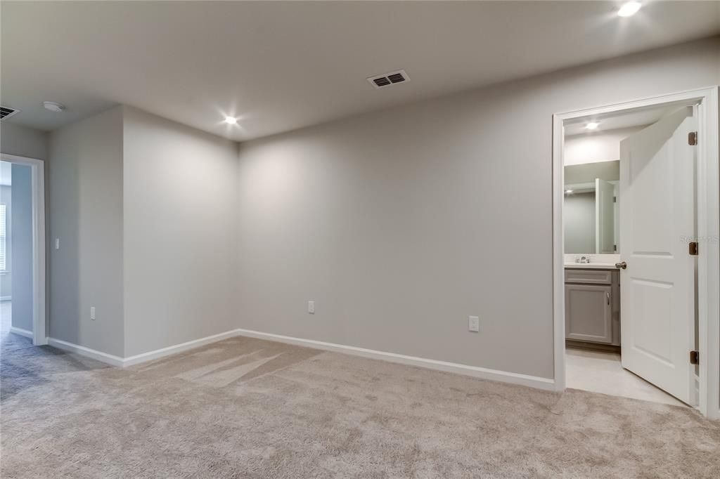 Bathroom, Empty room, Interior, Recessed Lighting