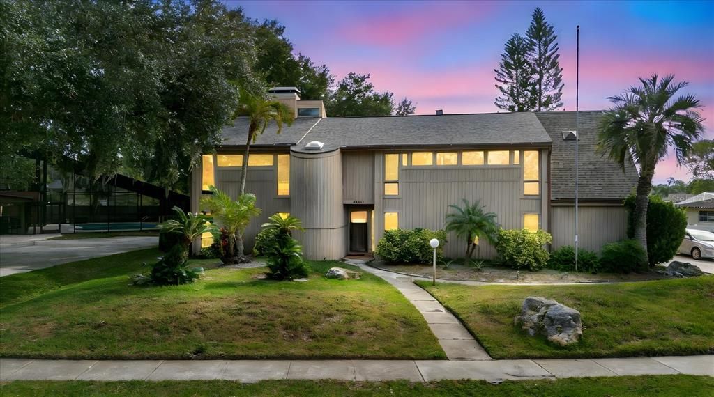 Backyard, Exterior, Facade, Modern